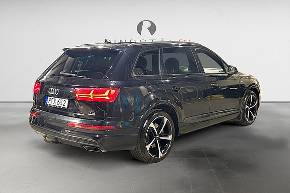 Audi Q7 7 of 16