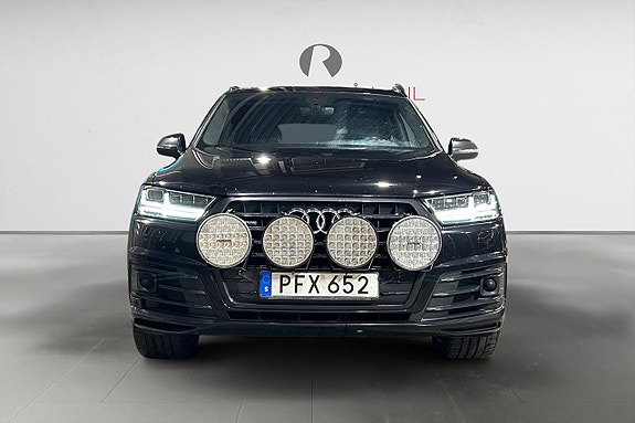 Audi Q7 10 of 16