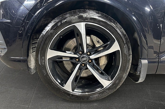 Audi Q7 15 of 16