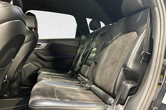 Audi Q7 14 of 16
