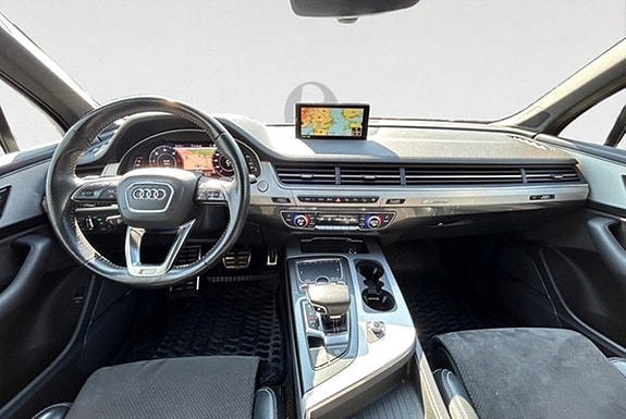 Audi Q7 11 of 16