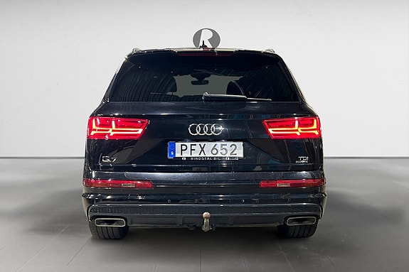 Audi Q7 6 of 16