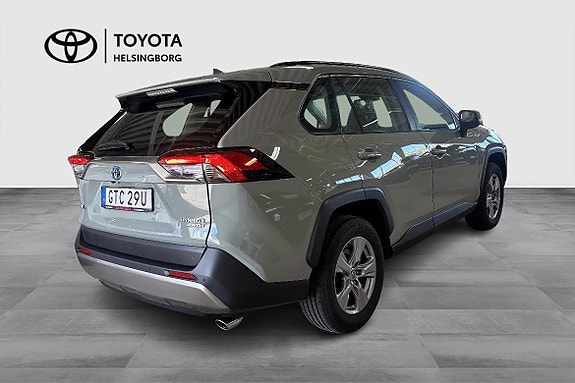 Toyota RAV4 3 of 6