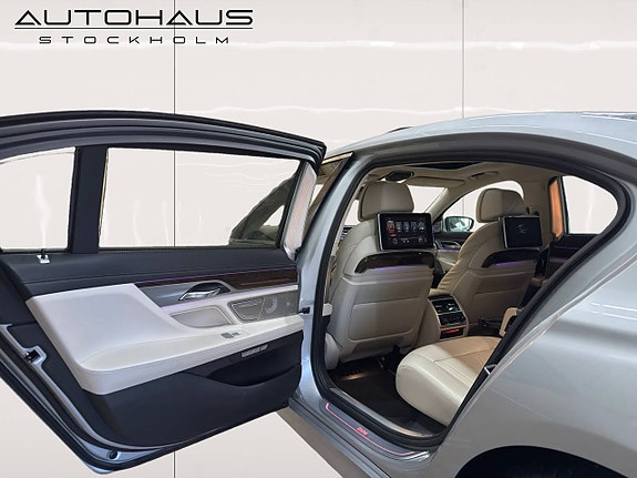 BMW 750Li 8 of 24