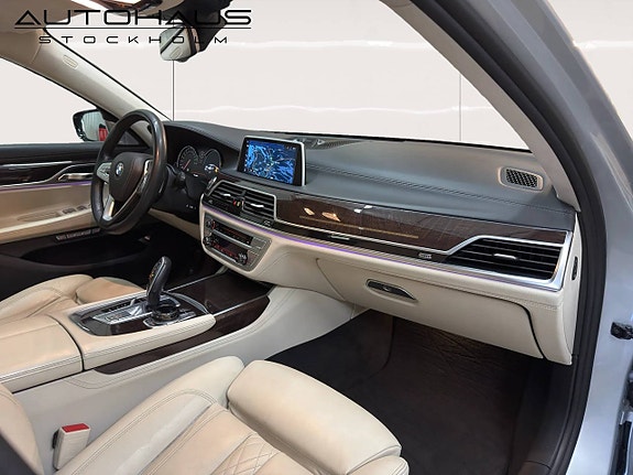 BMW 750Li 10 of 24