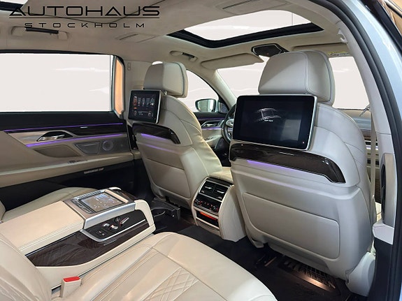 BMW 750Li 16 of 24
