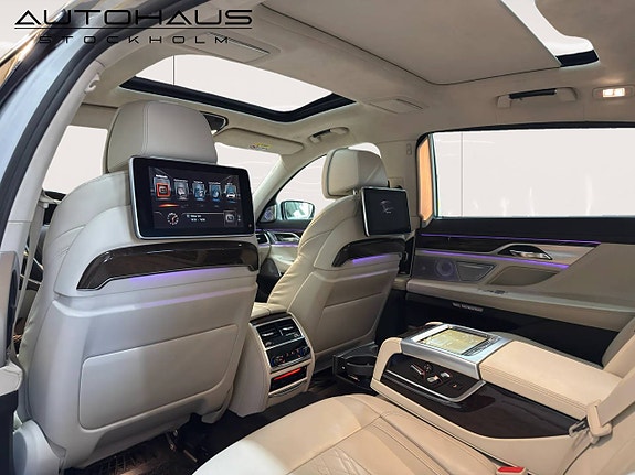 BMW 750Li 14 of 24
