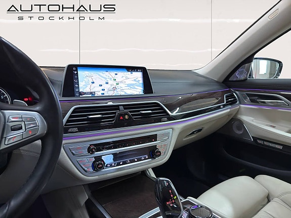 BMW 750Li 13 of 24