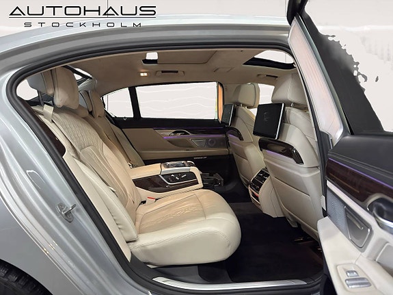 BMW 750Li 15 of 24