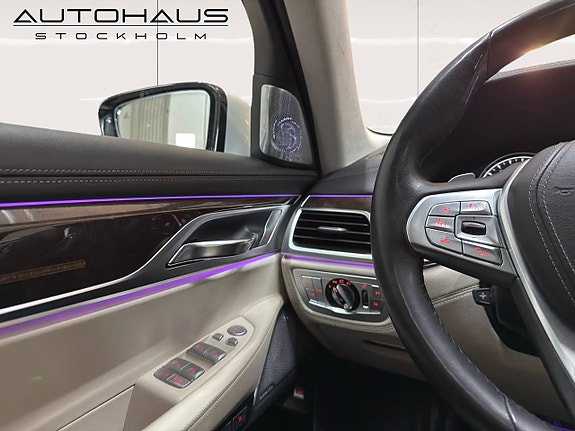 BMW 750Li 23 of 24