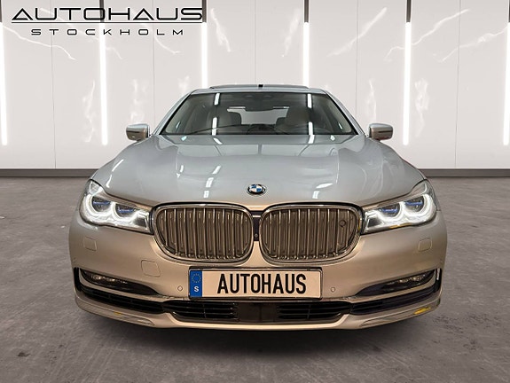 BMW 750Li 2 of 24