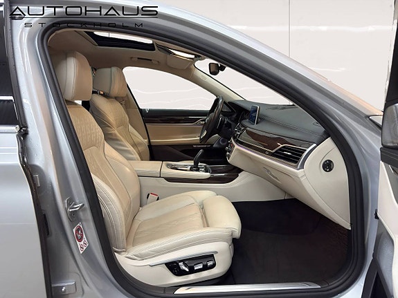 BMW 750Li 11 of 24