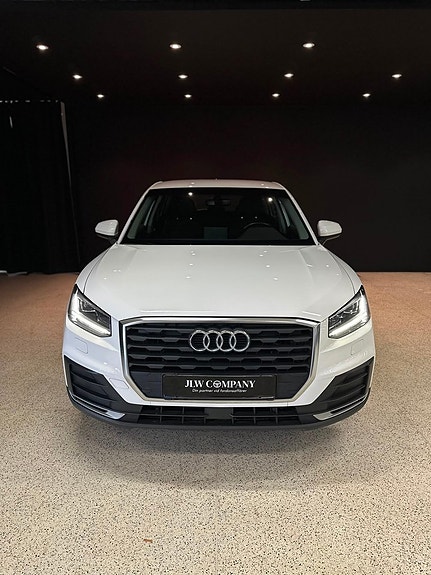 Audi Q2 2 of 15