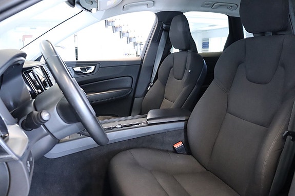 Volvo XC60 12 of 16