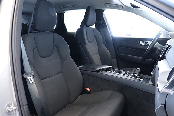Volvo XC60 13 of 16