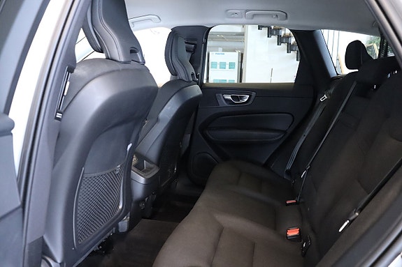Volvo XC60 14 of 16