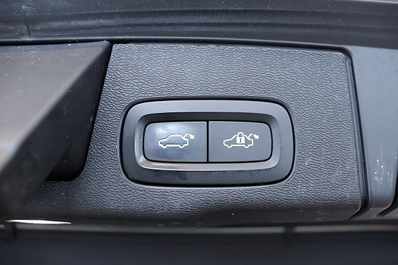 Volvo XC60 16 of 16