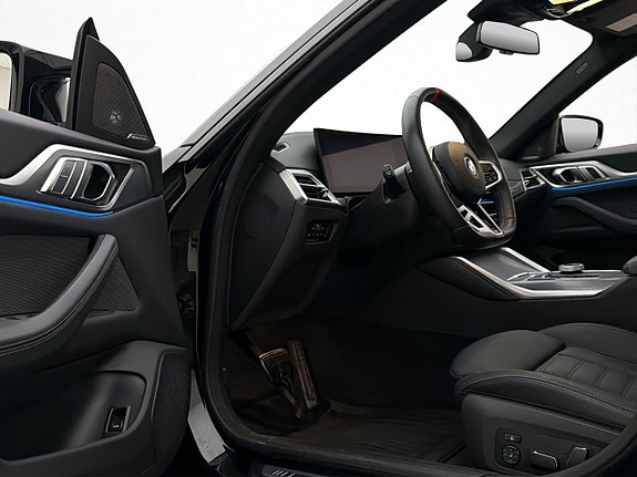 BMW i4 13 of 30