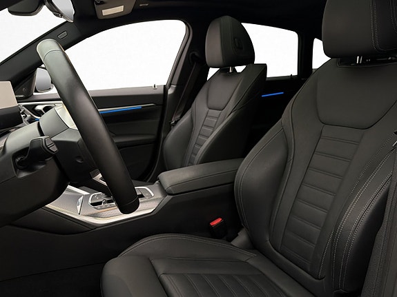 BMW i4 14 of 30