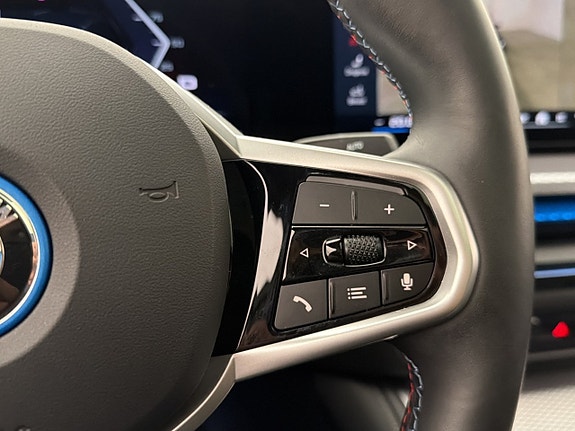BMW i4 24 of 30