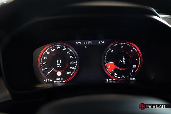 Volvo XC40 13 of 17