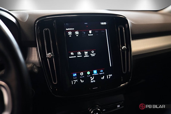 Volvo XC40 16 of 17