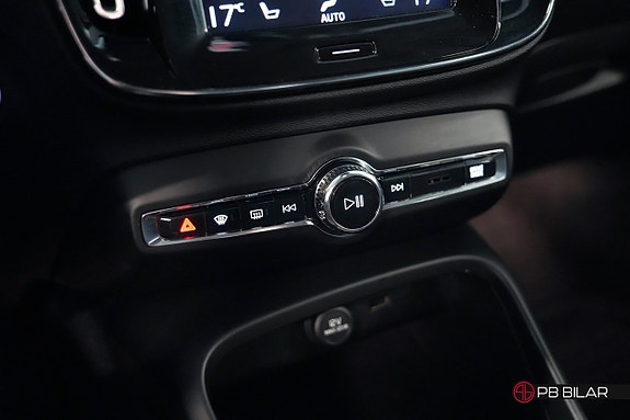 Volvo XC40 17 of 17