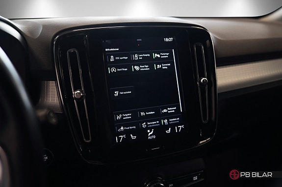 Volvo XC40 15 of 17