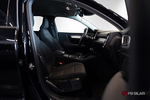 Volvo XC40 11 of 17