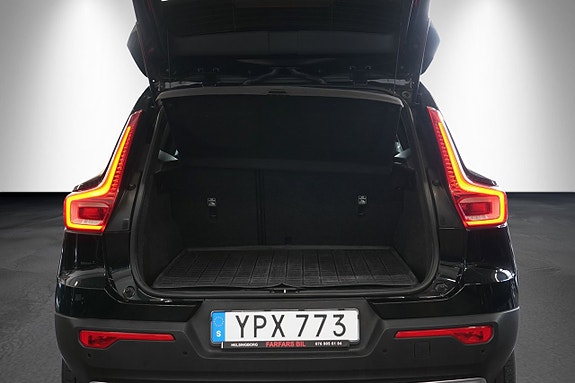 Volvo XC40 6 of 17