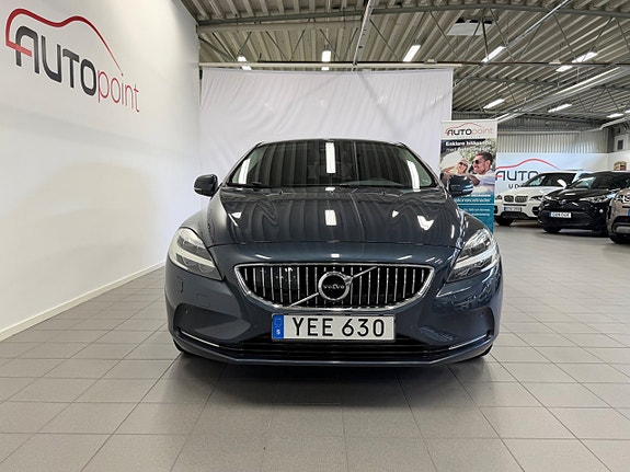 Volvo V40 2 of 20
