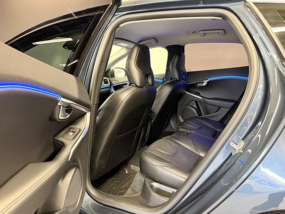 Volvo V40 8 of 20