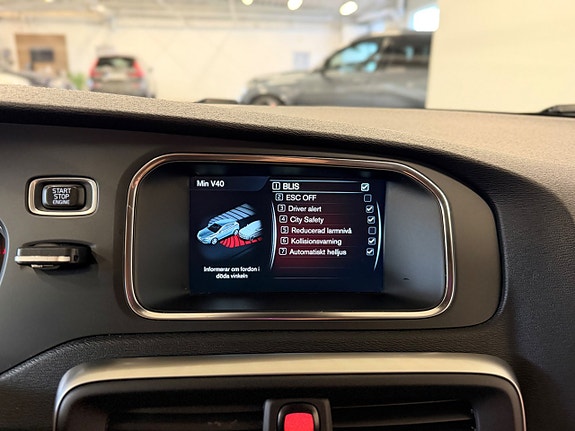Volvo V40 16 of 20