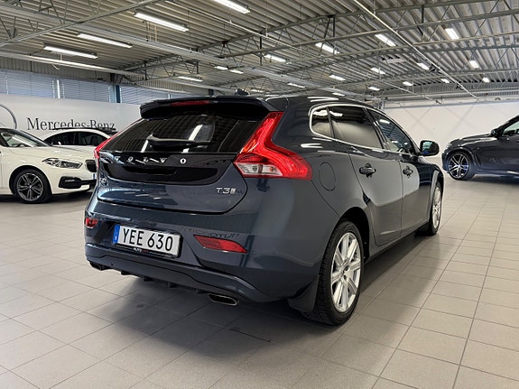 Volvo V40 10 of 20