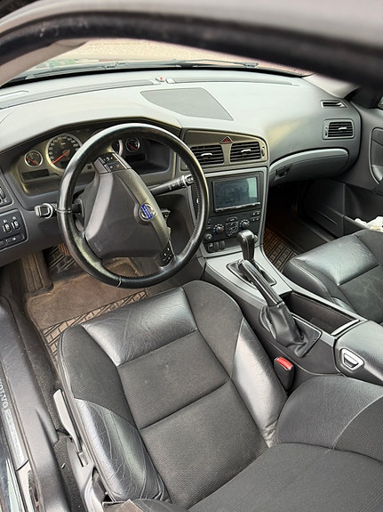 Volvo V70 6 of 9