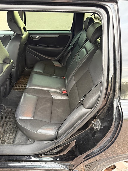 Volvo V70 8 of 9