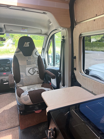 Övriga Auto-Sleepers Warwick XL mycket fint skick mycket utrustning ljus luftig planlösning ger möjlighet till fricamping året om som alternativ till ställplats/camping 14 of 30