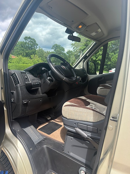 Övriga Auto-Sleepers Warwick XL mycket fint skick mycket utrustning ljus luftig planlösning ger möjlighet till fricamping året om som alternativ till ställplats/camping 20 of 30