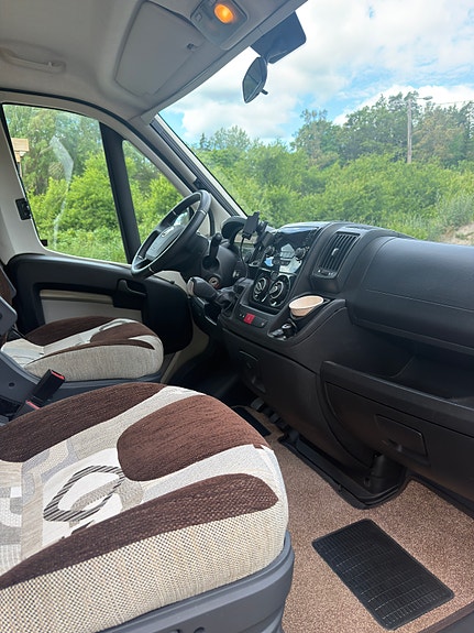 Övriga Auto-Sleepers Warwick XL mycket fint skick mycket utrustning ljus luftig planlösning ger möjlighet till fricamping året om som alternativ till ställplats/camping 21 of 30