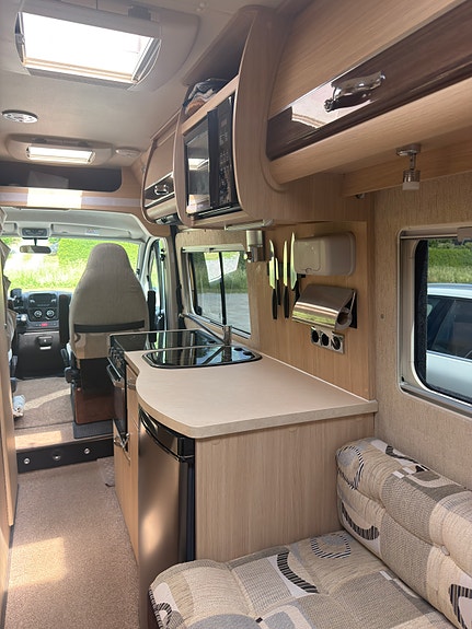 Övriga Auto-Sleepers Warwick XL mycket fint skick mycket utrustning ljus luftig planlösning ger möjlighet till fricamping året om som alternativ till ställplats/camping 11 of 30