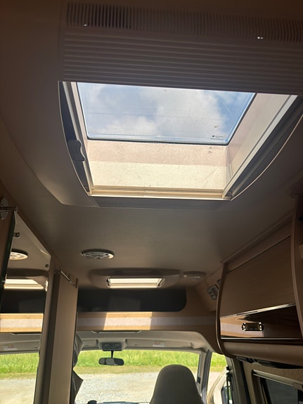 Övriga Auto-Sleepers Warwick XL mycket fint skick mycket utrustning ljus luftig planlösning ger möjlighet till fricamping året om som alternativ till ställplats/camping 26 of 30