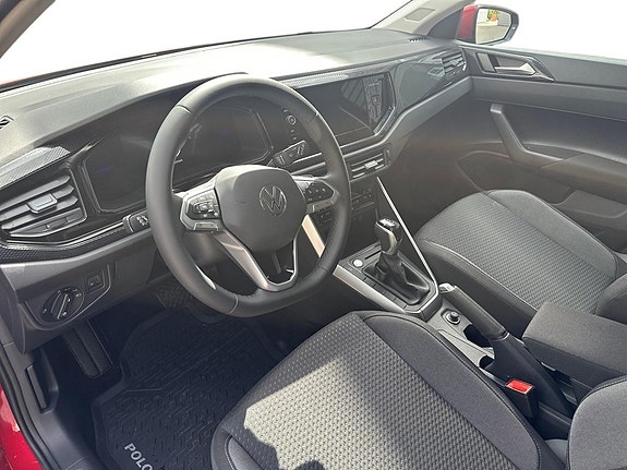 Volkswagen Polo 10 of 14