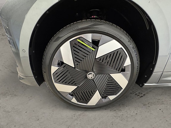 Skoda Enyaq RS 6 of 12
