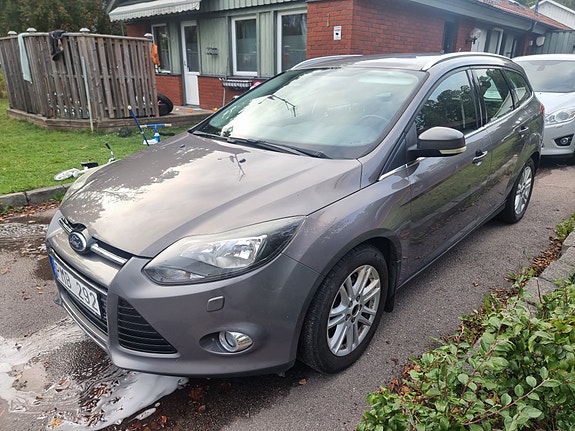 Ford Focus 2 of 5