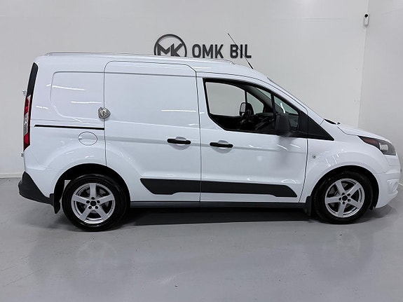 Ford Transit Connect 4 of 24