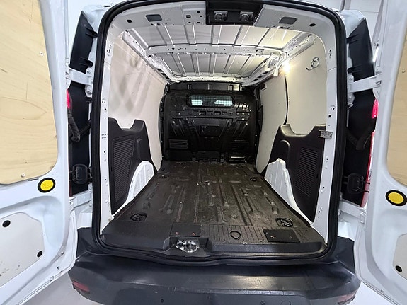 Ford Transit Connect 10 of 24