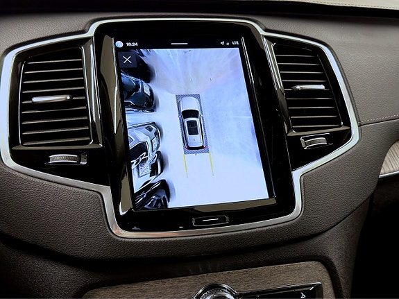 Volvo XC90 23 of 26