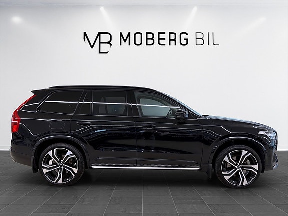 Volvo XC90 5 of 26