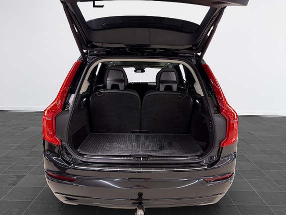 Volvo XC90 9 of 26