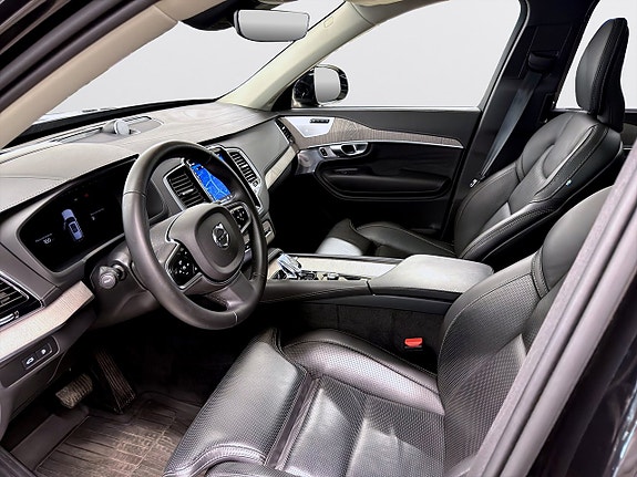 Volvo XC90 17 of 26